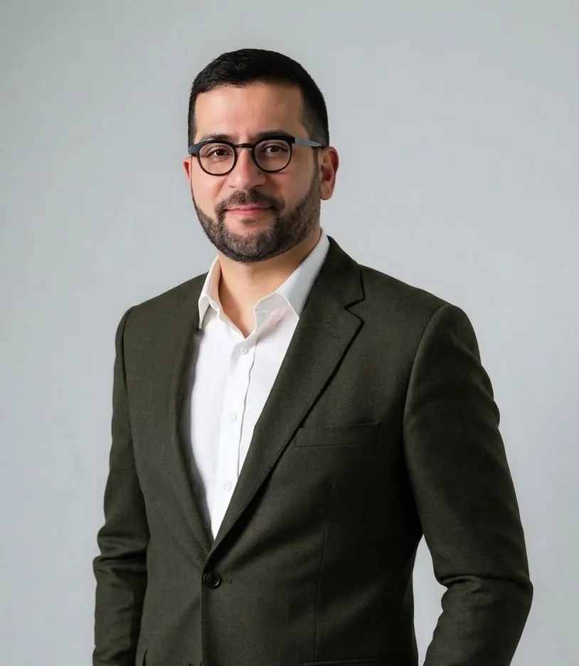 Rogério Luna, advogado especializado em Direito Médico e da Saúde